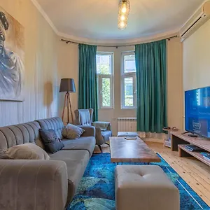 5 Seconds Away From The Main Street, Free Secured Parking Daire Sofya